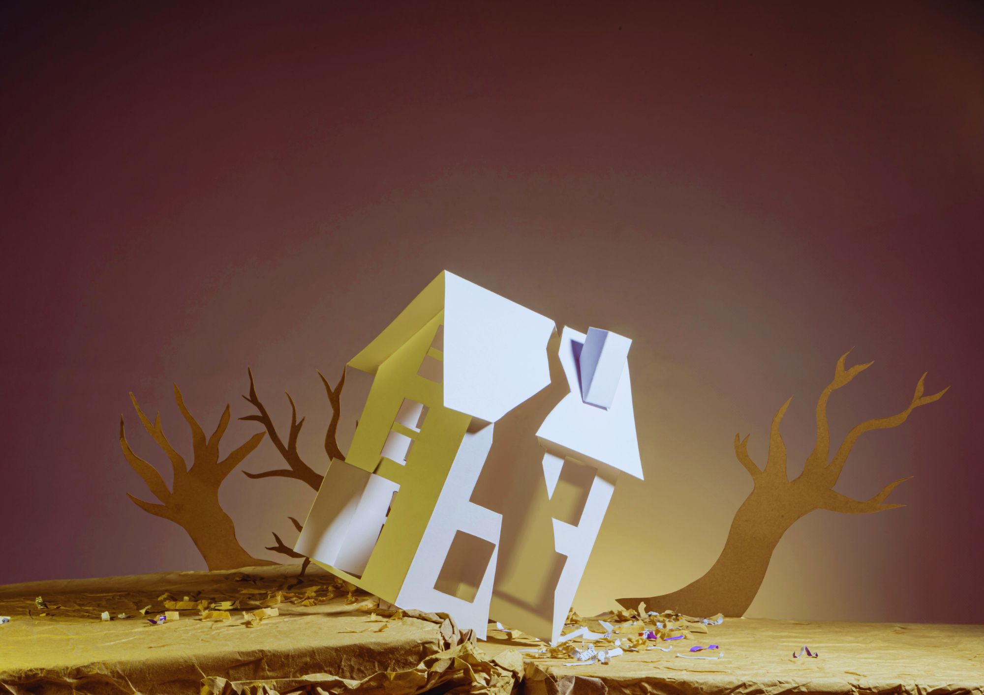 家　壊れる　イラスト